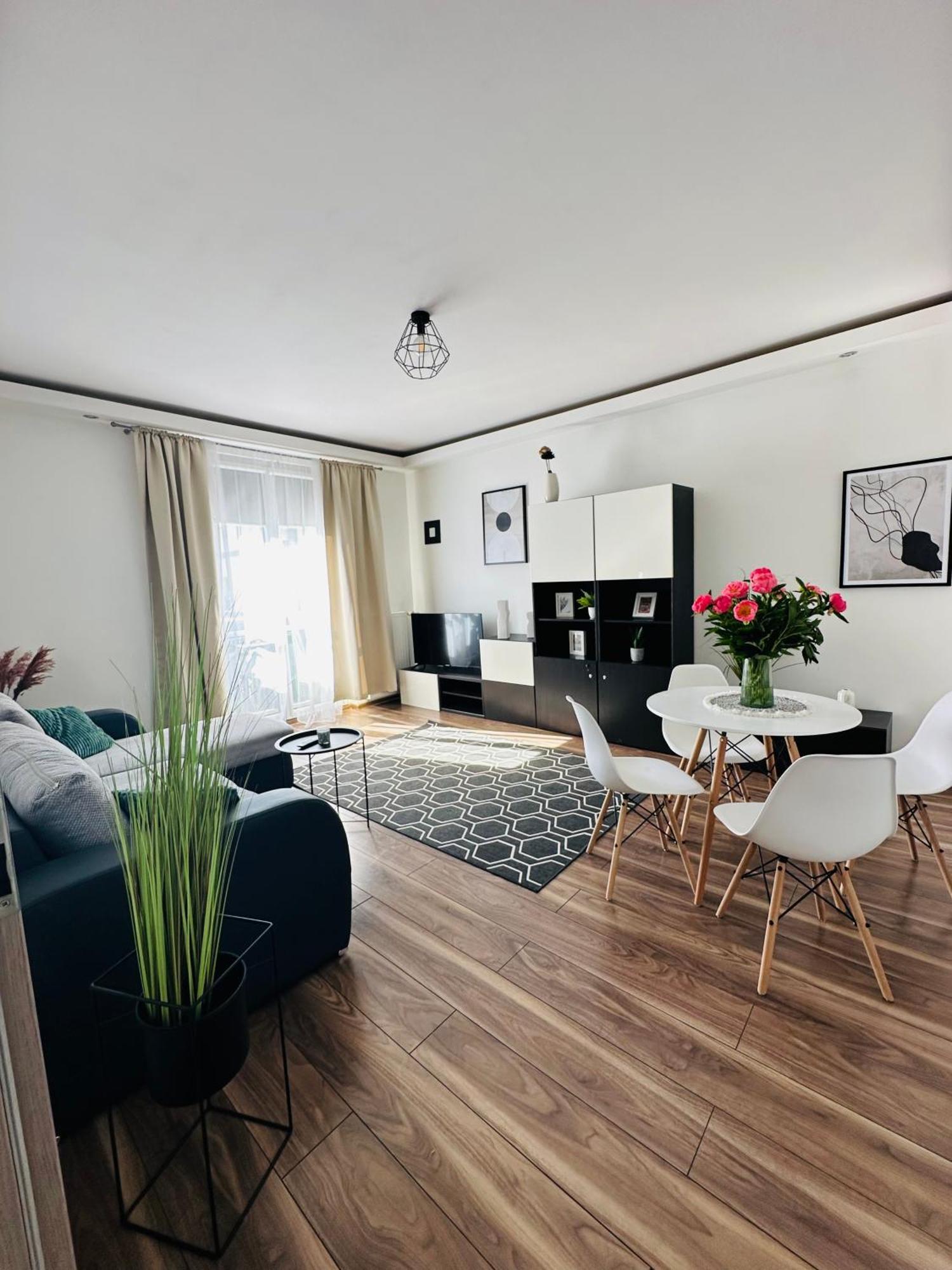 City Apartment Czestochowa Centrum 2-Bedroom المظهر الخارجي الصورة