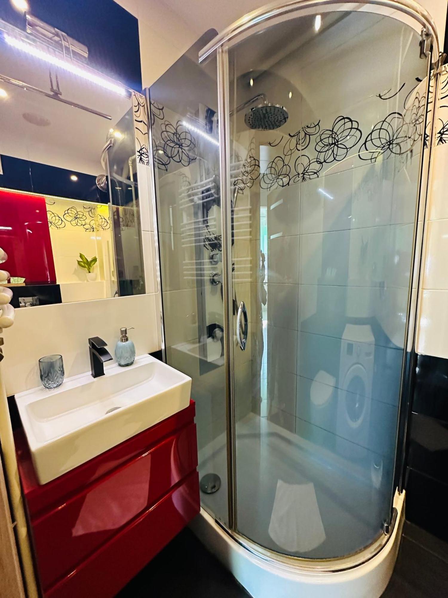 City Apartment Czestochowa Centrum 2-Bedroom المظهر الخارجي الصورة